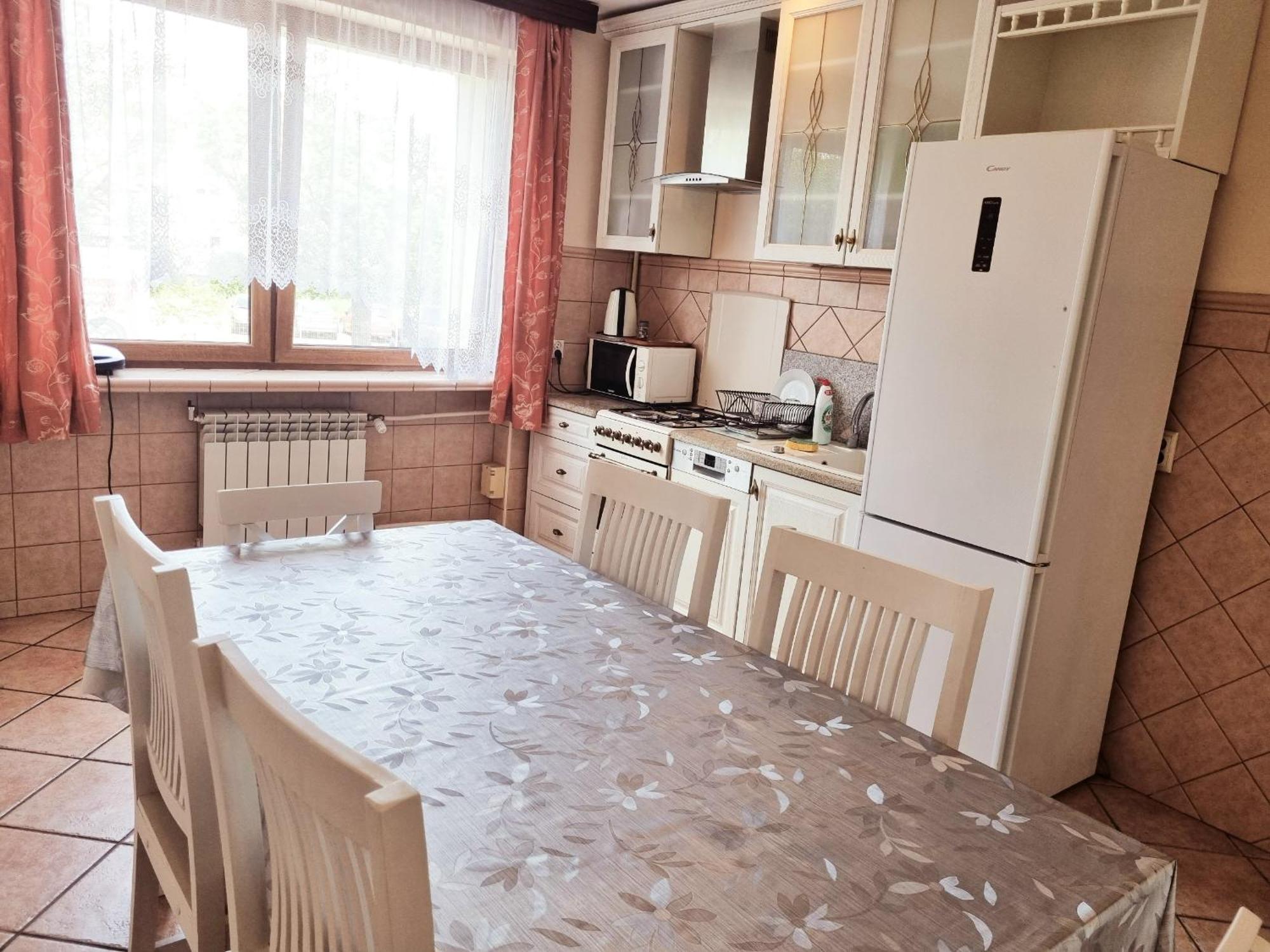 Hostel Rumiankowy Airport Hostel Вроцлав Экстерьер фото